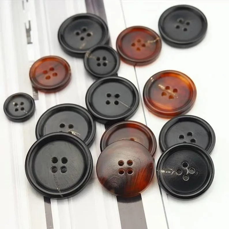 Finished horn buttons